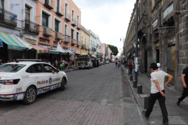 Empresarios piden inhibir de forma permanente el ambulantaje en la ciudad de Puebla