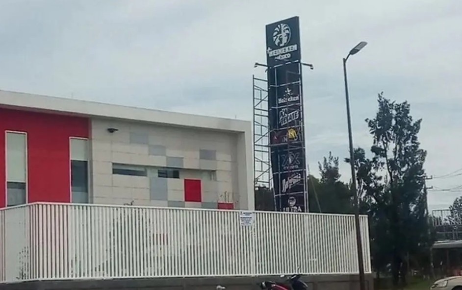 Comando armado irrumpe en la cervecería Heineken de Puebla