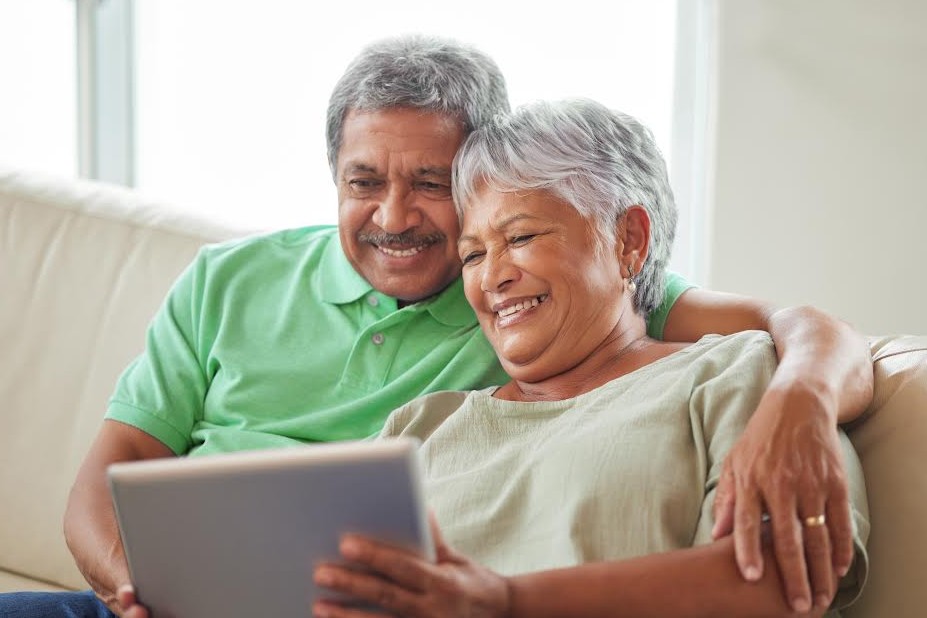 Aprende y Crece: educación financiera para adultos mayores