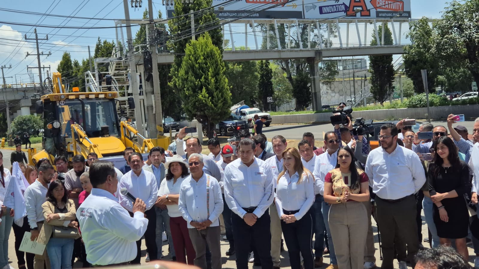 Inicia rehabilitación de las laterales de la Recta a Cholula como parte del programa federal “Senderos de Paz”