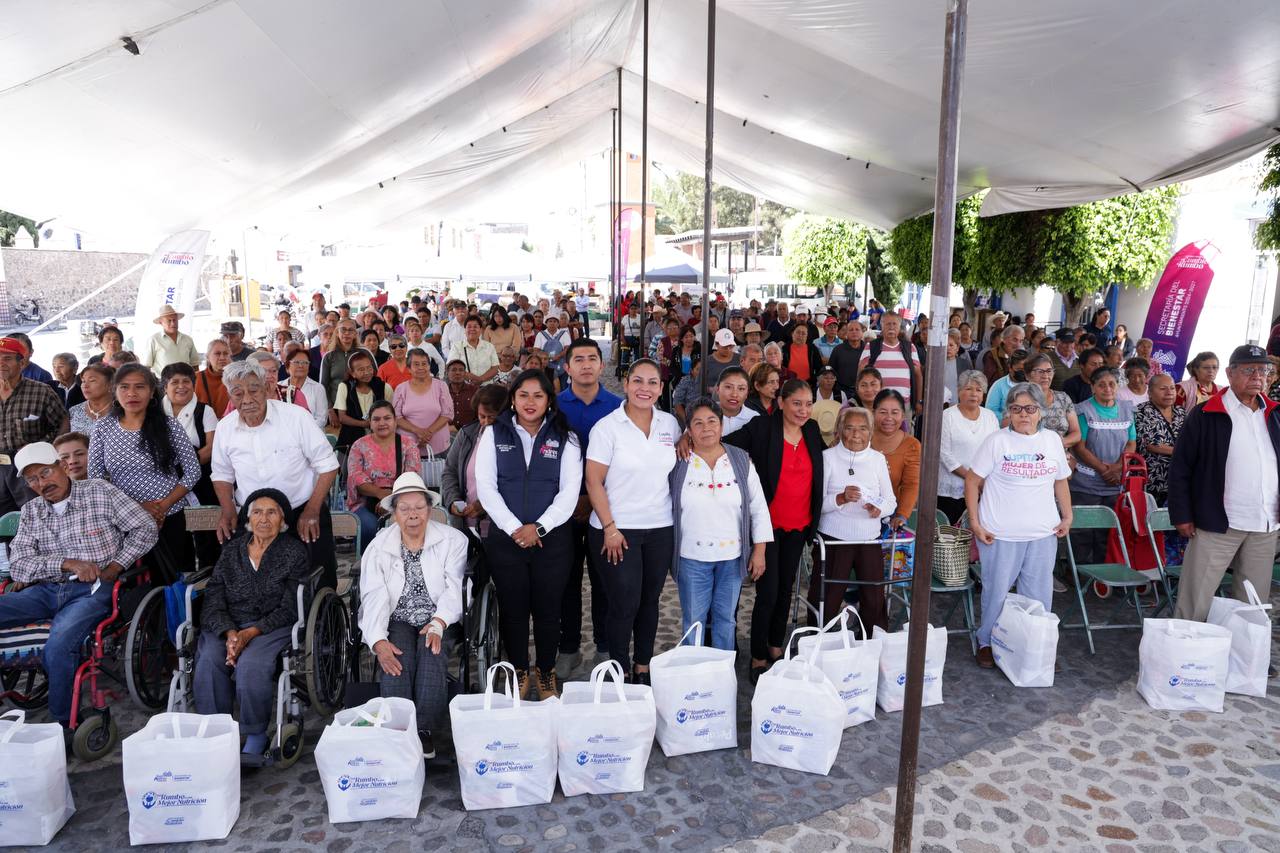 Continúa Lupita Cuautle con entrega de apoyos alimentarios a familias sanandreseñas