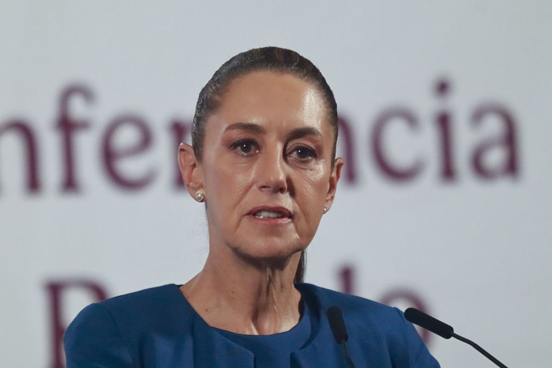 Sheinbaum niega drones del crimen y enfrenta críticas por diversos temas