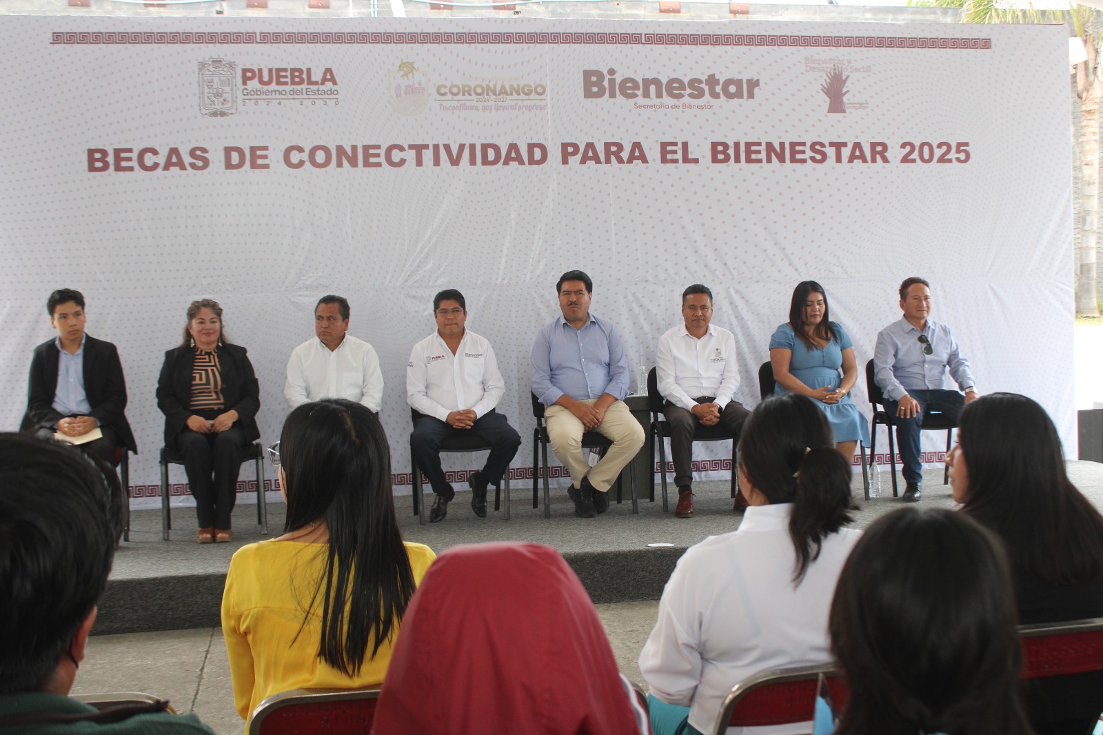 Con Becas de Conectividad, en Coronango se impulsa la educación