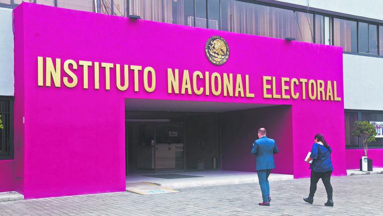 Cuatro renuncias sacuden al INE en julio; Taddei anticipa más cambios