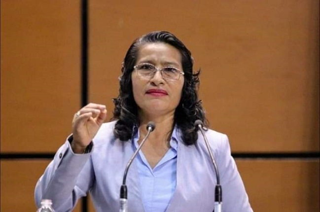 Sancionan a periodista por denunciar presunto desvío tras huracán 'Otis'