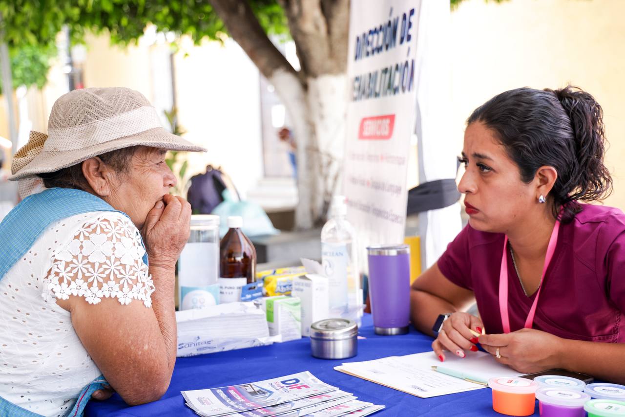 Lleva Lupita Cuautle servicios y atención directa en San Bernardino Tlaxcalancingo