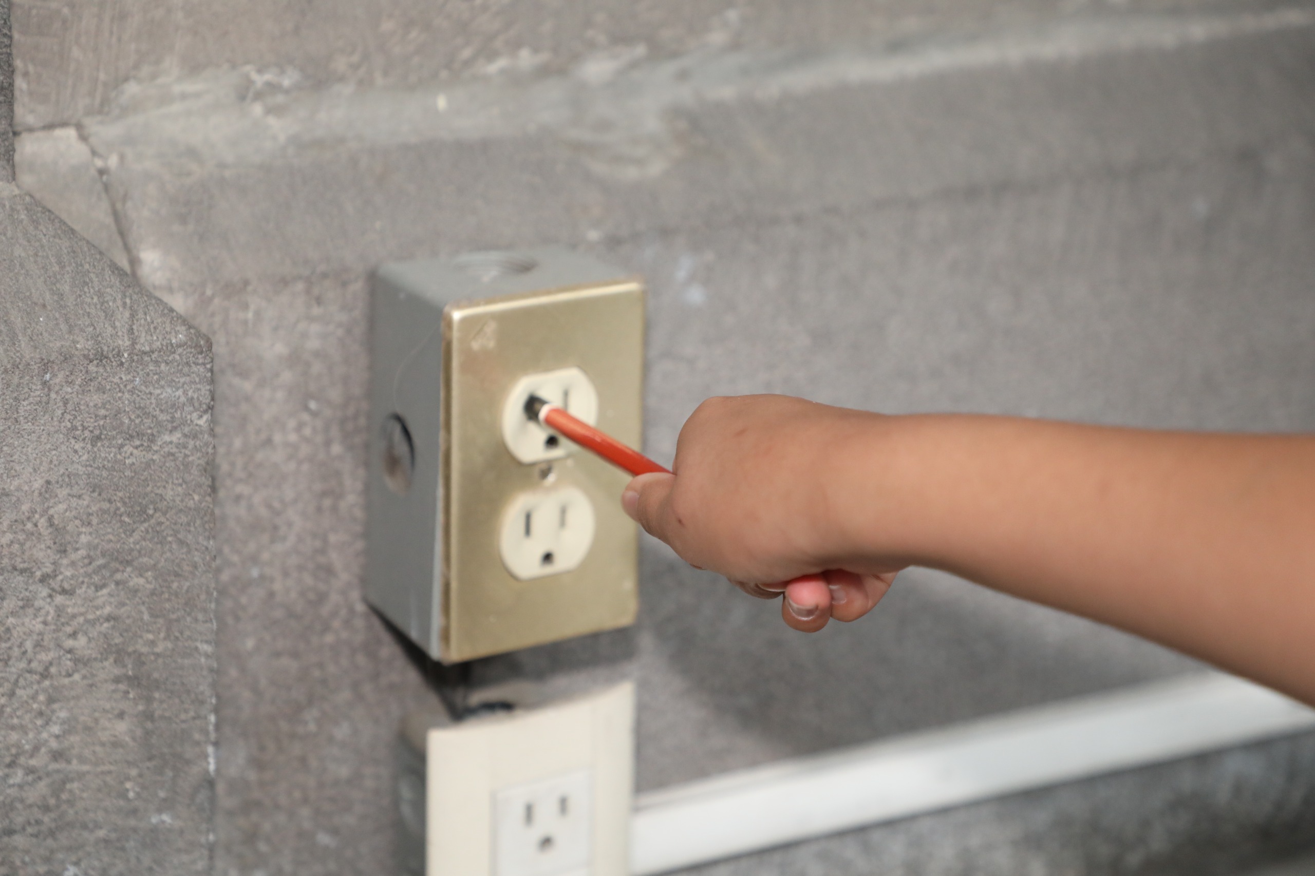 Ayuntamiento emite recomendaciones para prevenir accidentes eléctricos en vacaciones