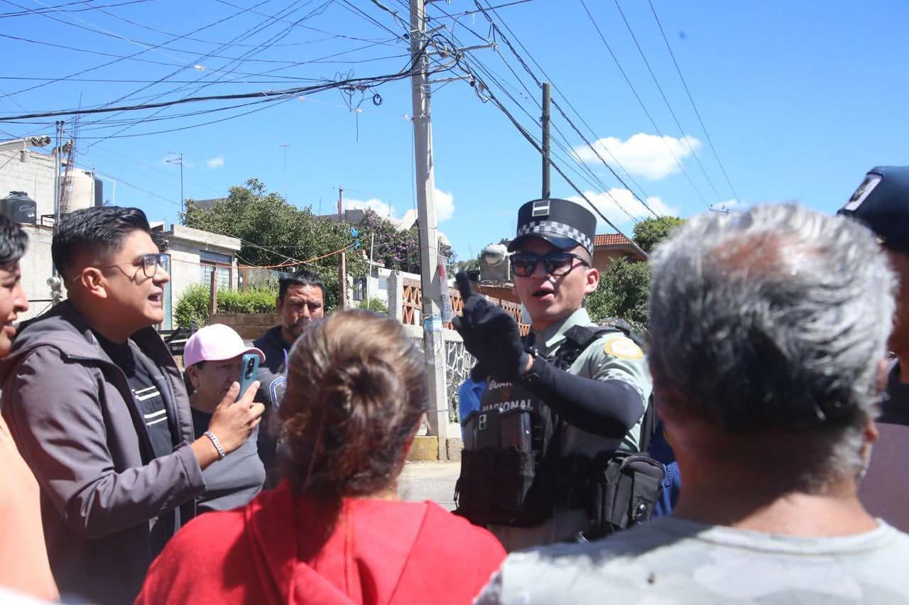 Ex diputado en Tlaxcala confronta a Guardia Nacional tras accidente vehicular