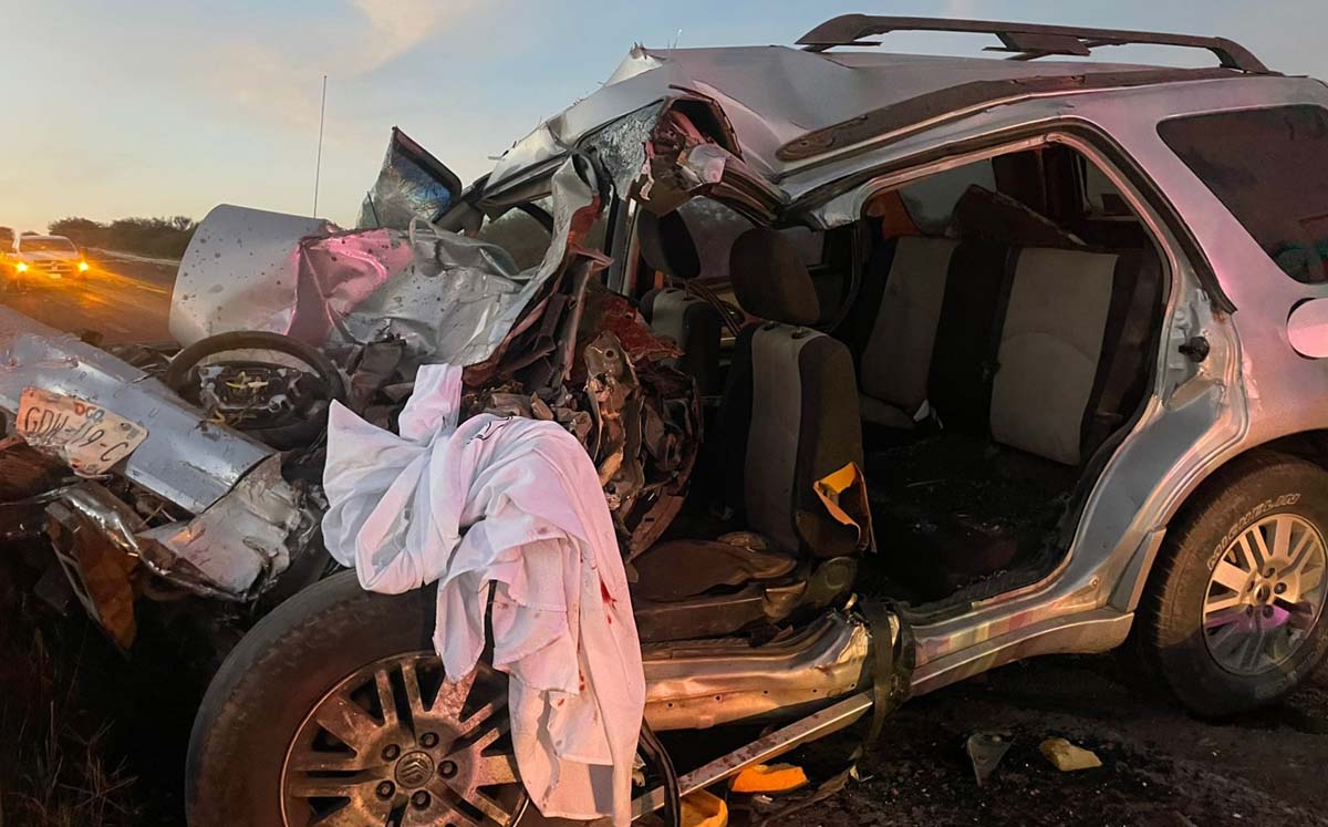 Choque en Durango: autobús con turistas vuelca y deja 54 heridos