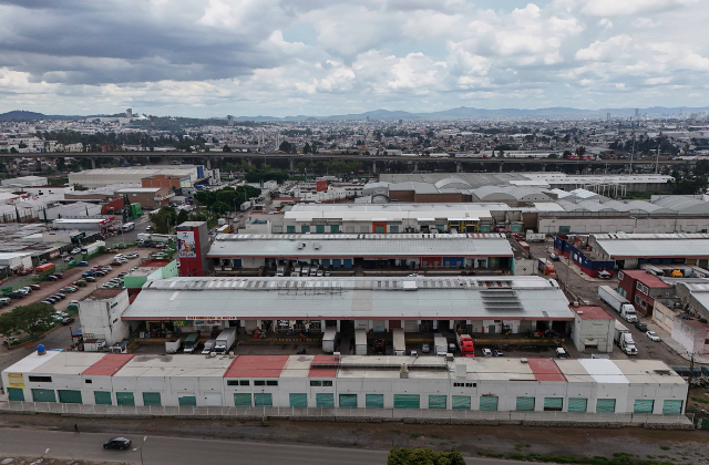 Clausuradas 26 bodegas en la Central de Abasto; construyeron sobre ductos de Pemex