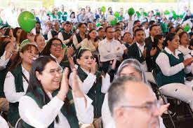 Sheinbaum promete salud digna y medicinas pese a críticas y rezagos