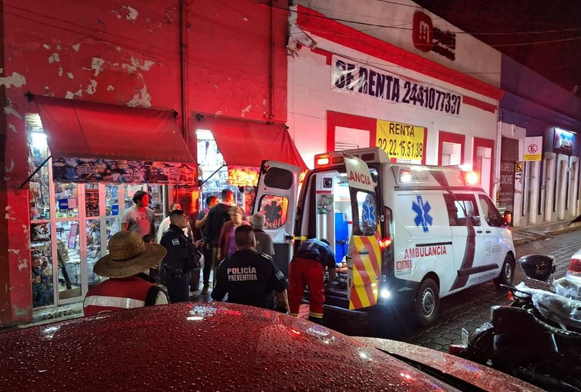 Asalto a tienda de celulares deja un herido y dos detenidos en Atlixco