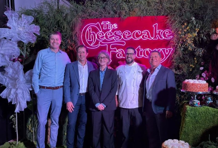 Alsea inaugura The Cheesecake Factory en Puebla con fuerte inversión