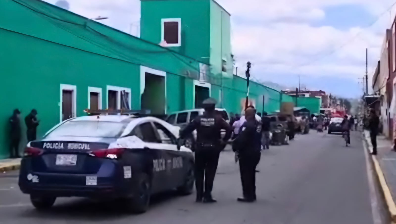 Violento intento de extorsión en mercado de San Pedro Cholula deja varios detenidos