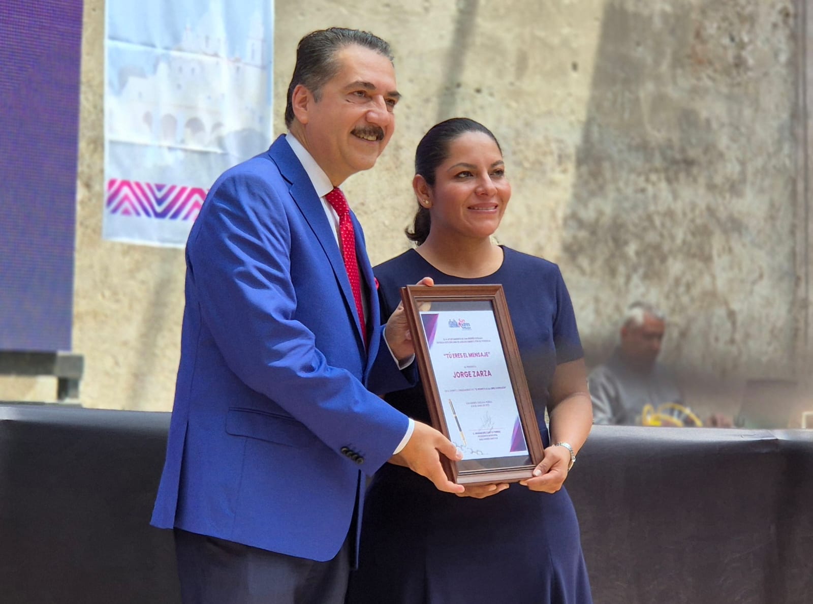 Alcaldesa de San Andrés Cholula reconoce labor periodística y defiende la libertad de expresión