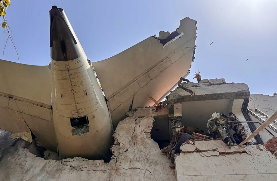 Tragedia aérea en Ahmedabad: más de 200 muertos tras el impacto