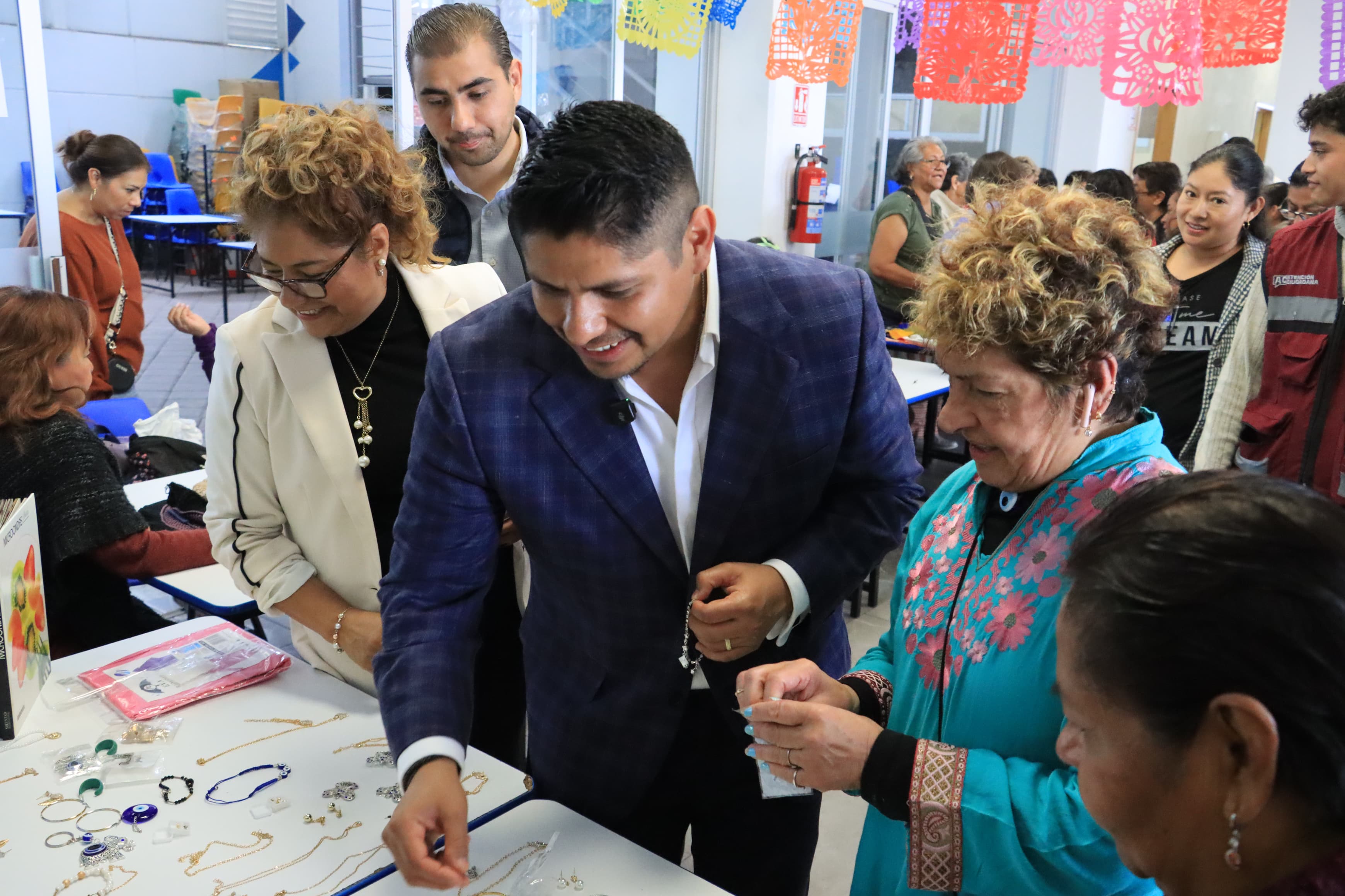  DIF Cuautlancingo impulsa economía de adultos mayores con la iniciativa “Venta de todo un poco”