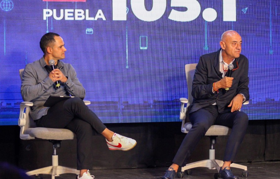 El rector de la UDEP presenta modelo educativo con enfoque deportivo y humano