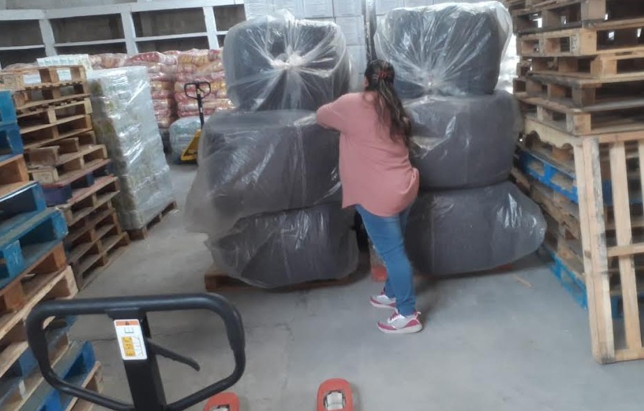 Entregan cobertores a comunidades vulnerables tras lluvias en Puebla