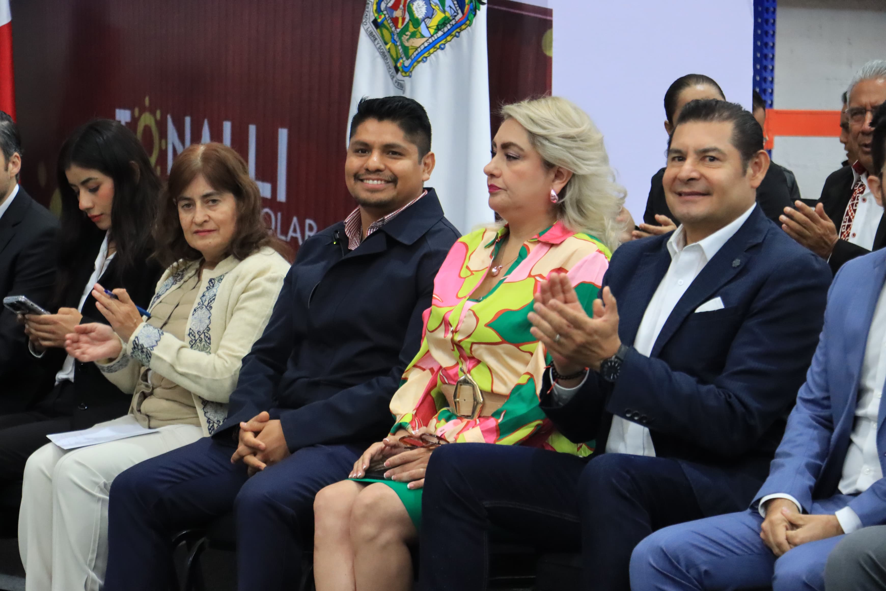 Inauguran en Cuautlancingo la primera fábrica de paneles solares de Puebla