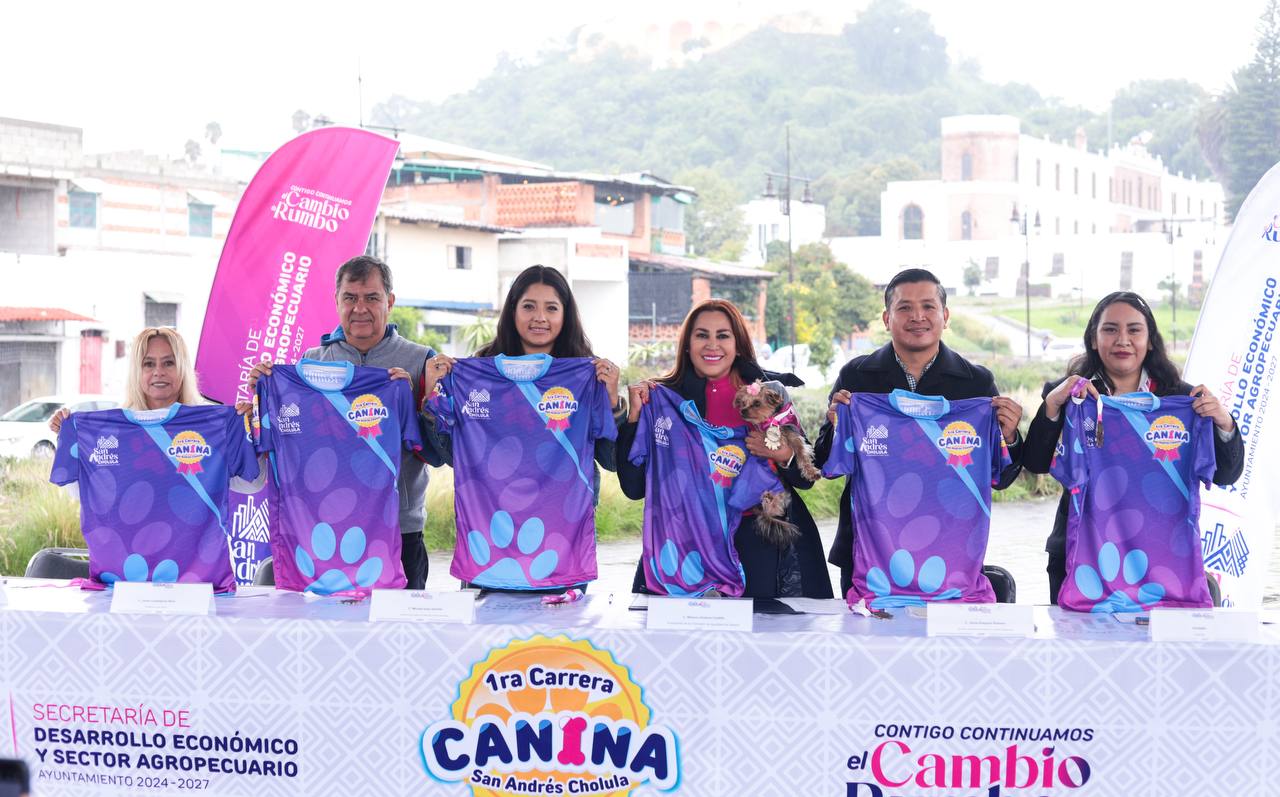 Presentan medalla y playera de la 1ª Carrera Canina en San Andrés Cholula