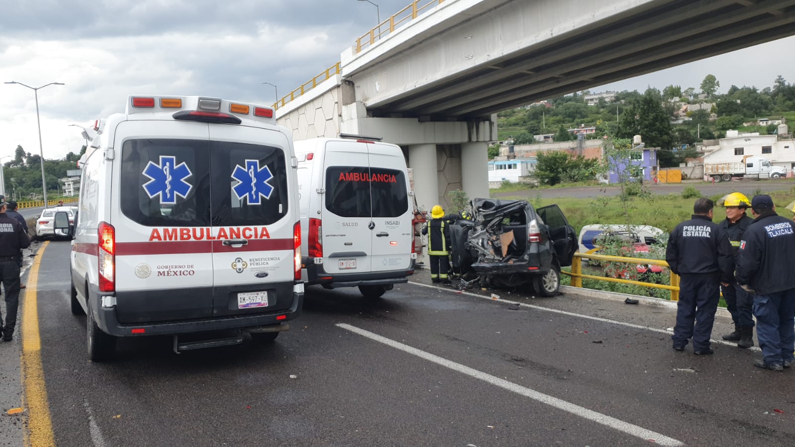 Tráiler provoca aparatosa carambola en "El Molinito"; varios heridos y vehículos destrozados