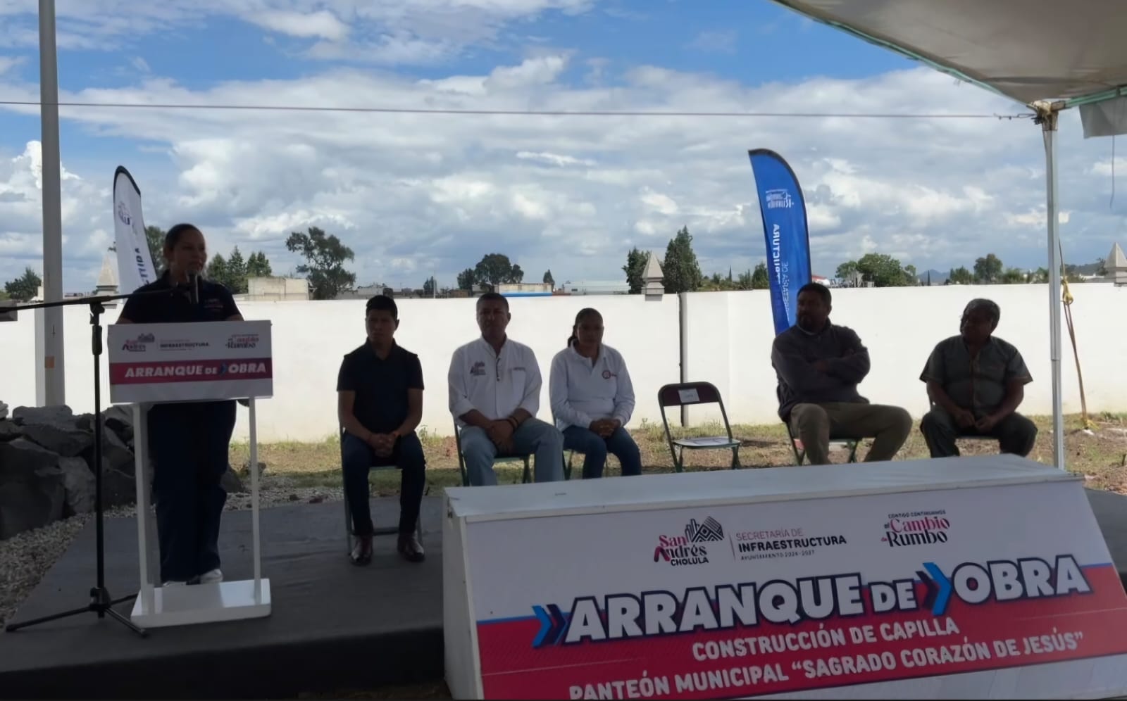 Inicia construcción de capilla en el panteón de Santa María Tonantzintla