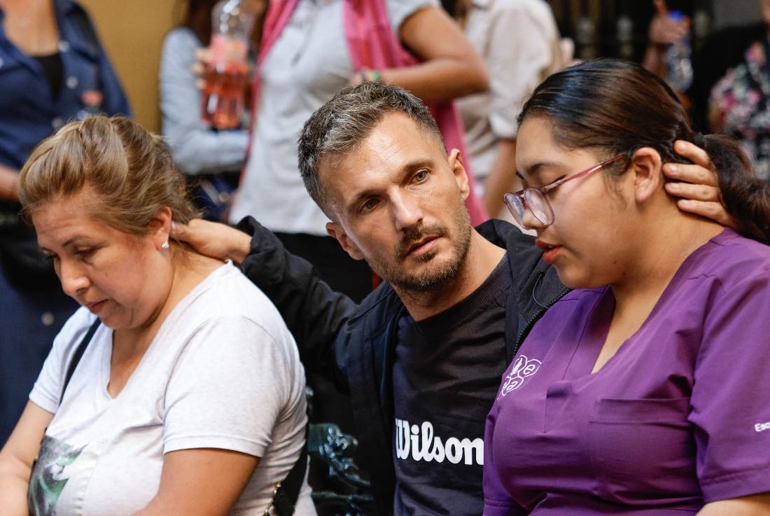 Gobierno de Puebla permite permanencia del curandero rumano Mircea Gabriel en el Paseo Bravo