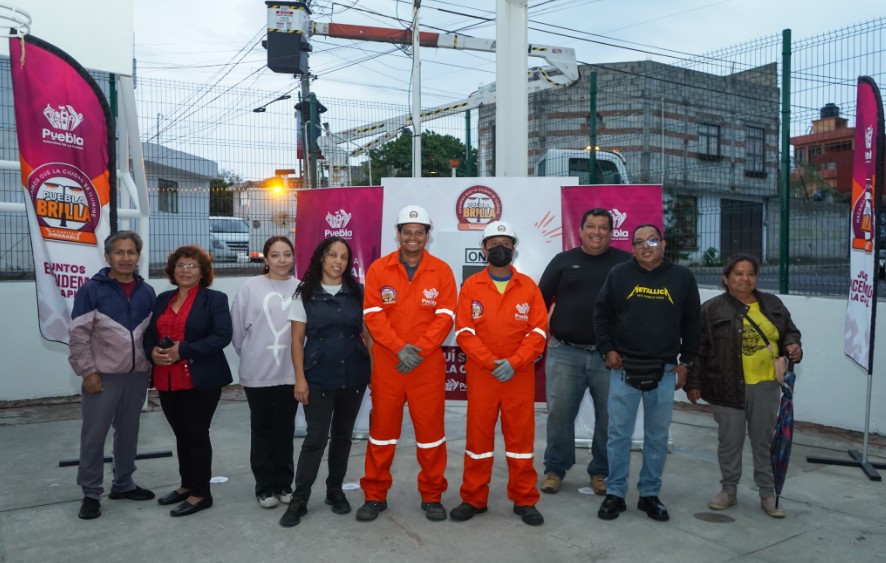 Modernización de luminarias transforma colonia Tres Cruces