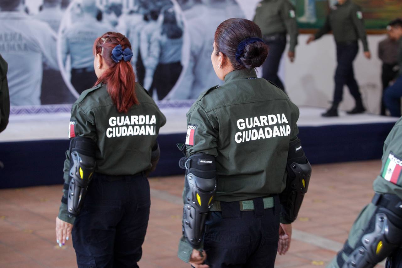 entregan uniforme a gc sach 3
