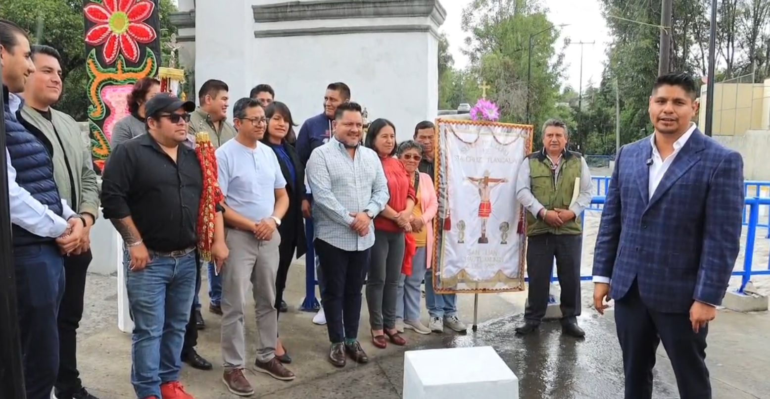 Histórica la colocación de arco floral en el Puente de México previo al inicio de la “Feria Cuautlancingo 2025”: Omar Muñoz 