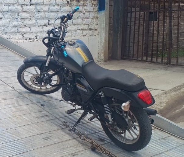 La Secretaría de Seguridad Ciudadana de Cuautlancingo aseguró a un presunto narcomenudista y recuperó una motocicleta