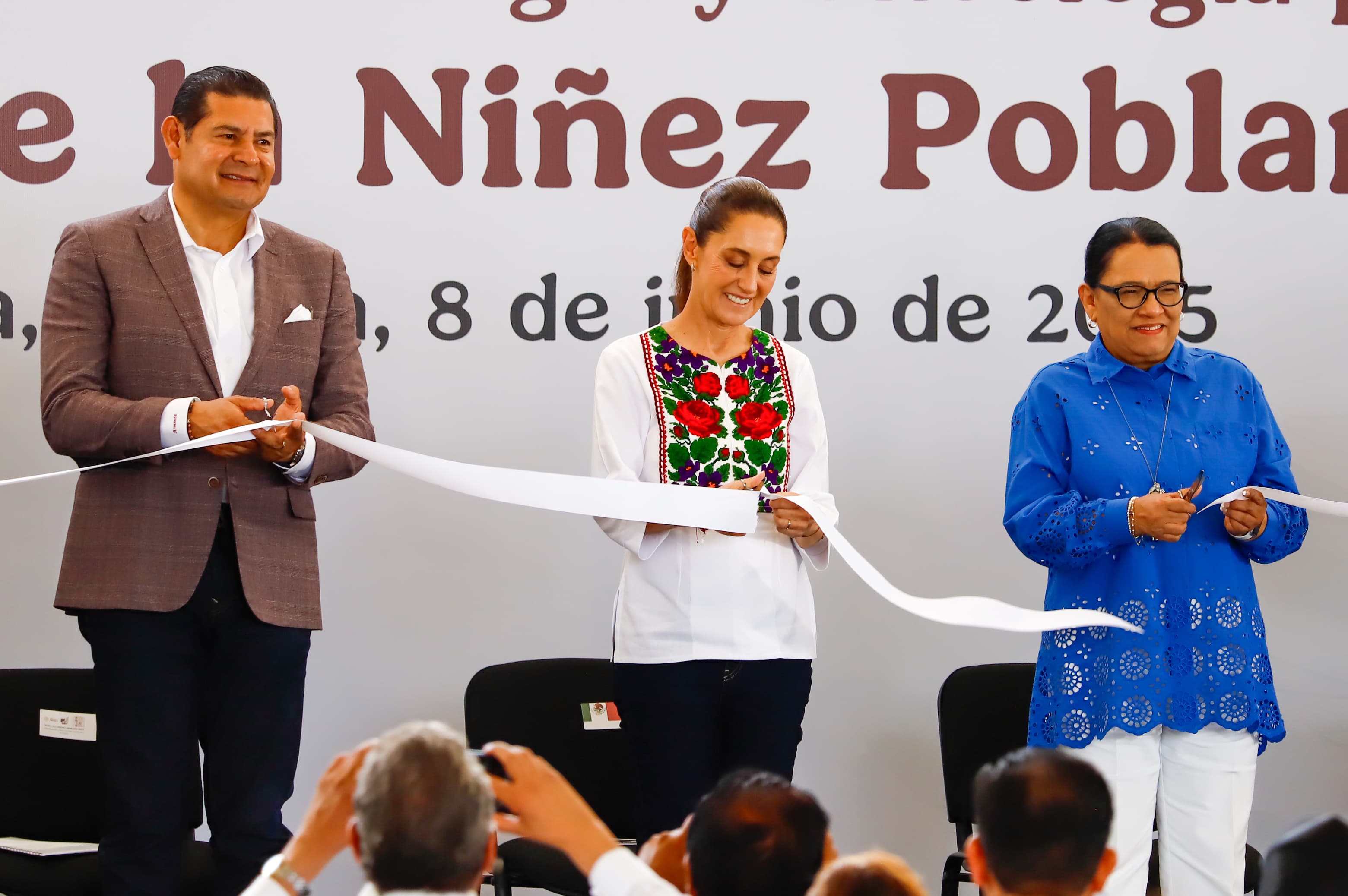 "Salud con corazón: Tonantzin Fernández destaca labor de Sheinbaum y Armenta en Puebla"