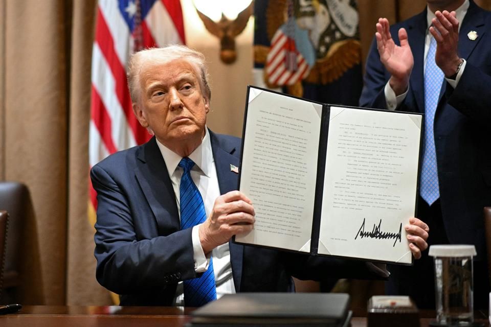 Trump firma orden ejecutiva que exige prueba de ciudadanía para votar en elecciones federales