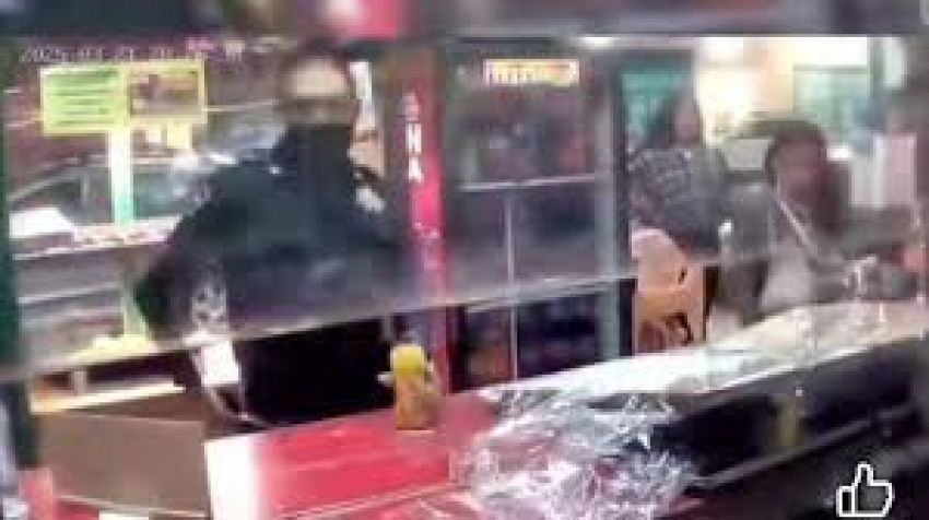 Policía de Chiautempan roba cartera y es exhibido a nivel nacional 