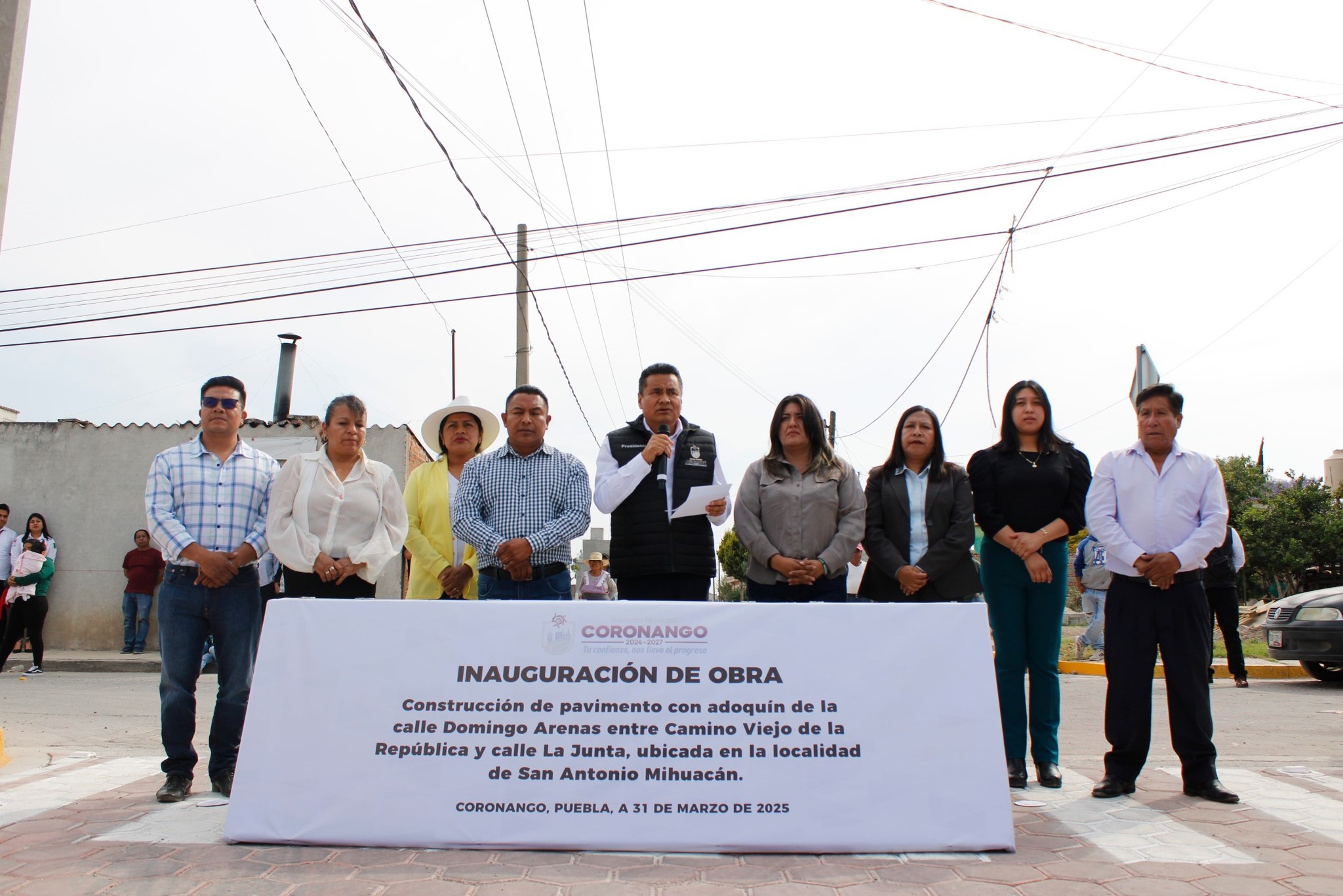 Inaugura Armando Aguirre adoquinamiento en San Antonio Miahuacán