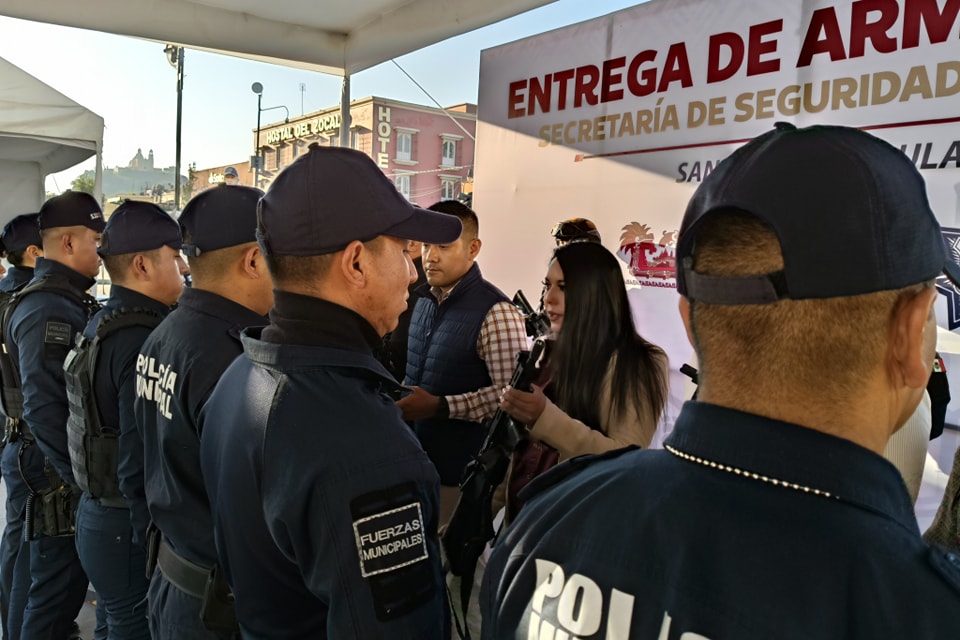Entrega Tonantzin Fernández armamento a la SSC: Escuchando a Cholula