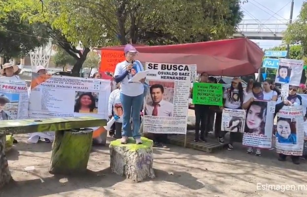 Madres buscadoras "celebraron" el 10 de mayo manifestándose en Puebla 