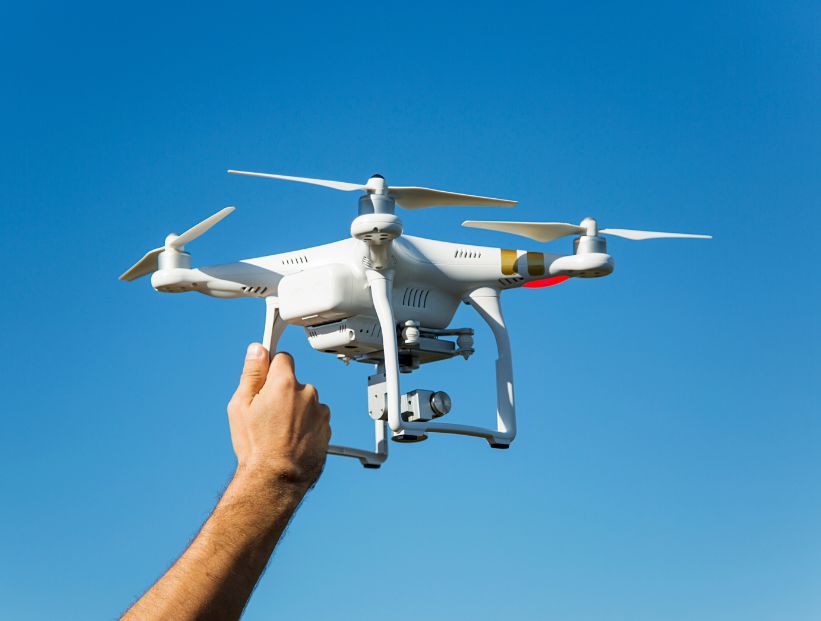 Drones del narco vigilan la frontera de EE.UU. y bajan cruces ilegales