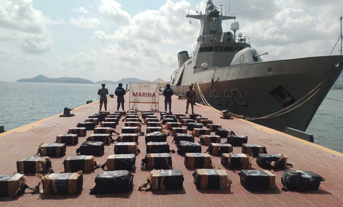 Semar asegura 1.3 toneladas de cocaína frente a costas de Guerrero