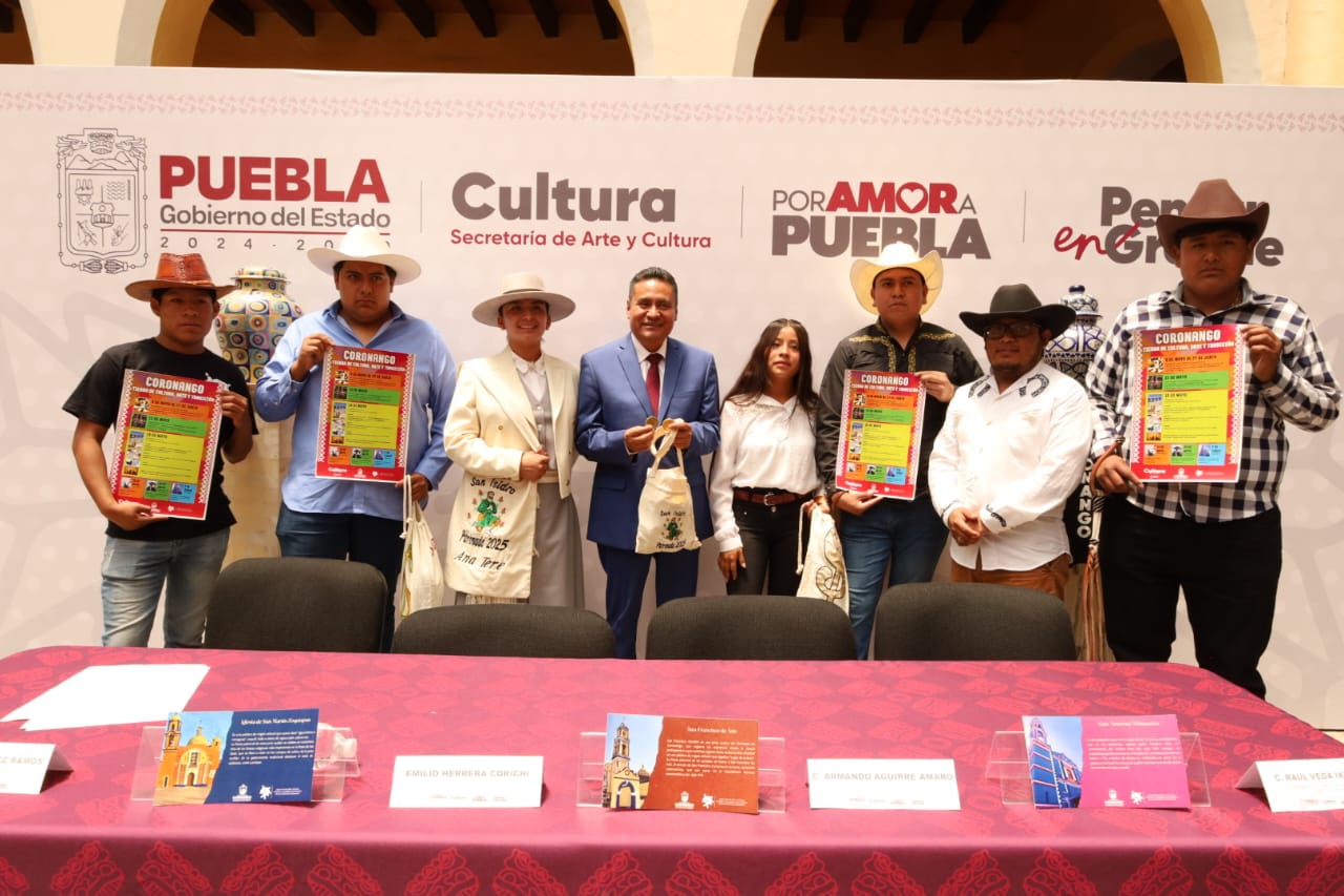con cartelera cultura coronango 3