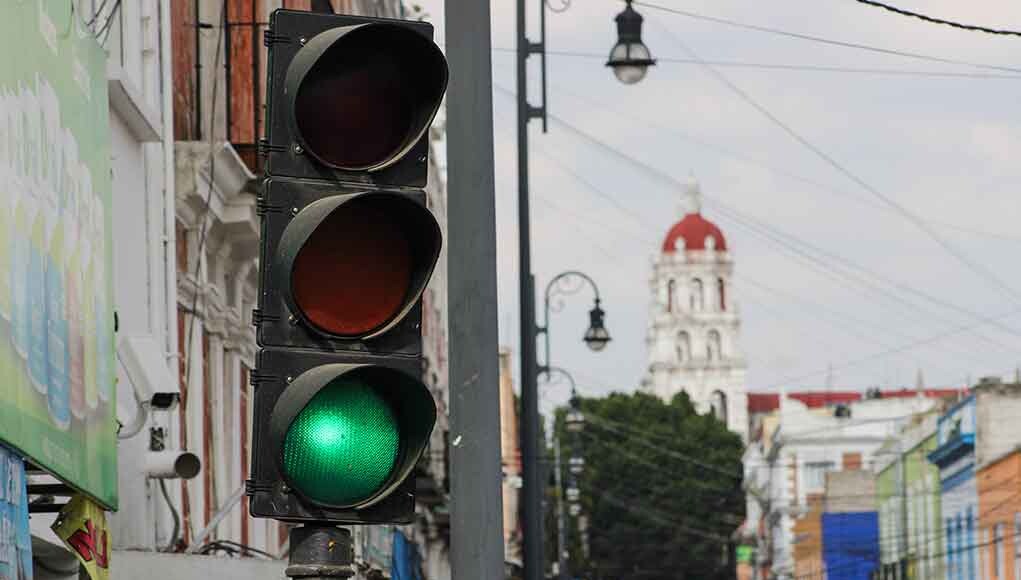 Realizarán sincronización de semáforos en Puebla capital del 13 al 15 de mayo