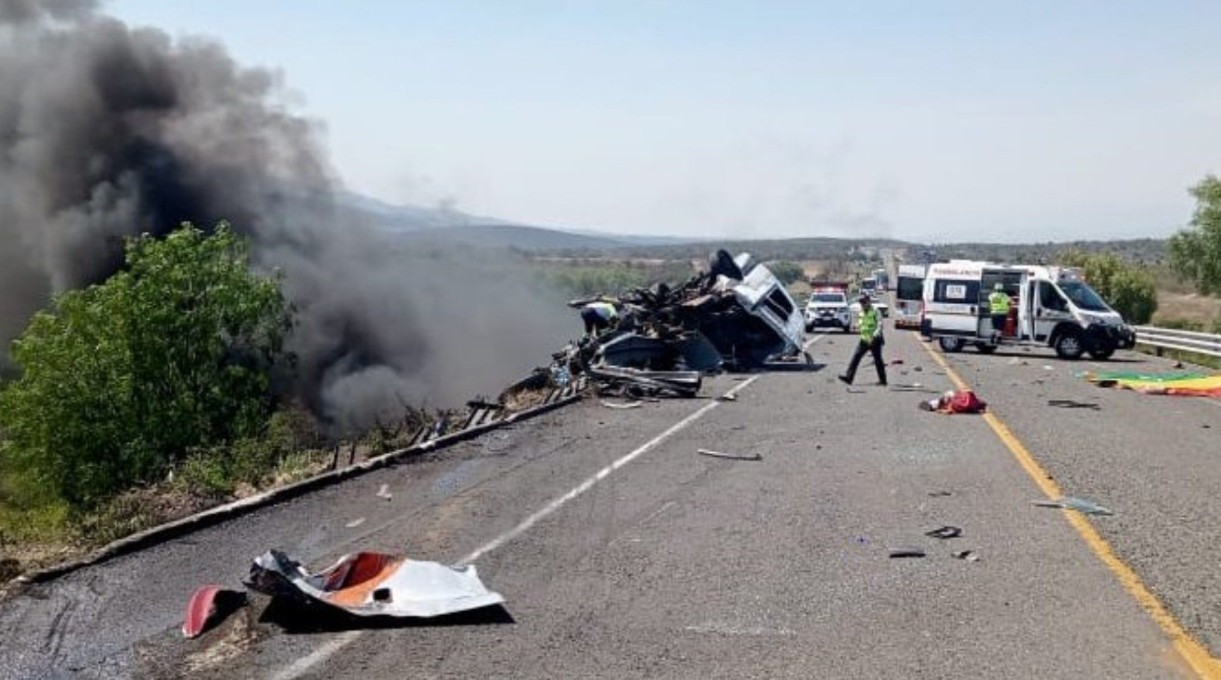 Tragedia en carretera Puebla-Oaxaca: 21 fallecidos tras choque múltiple