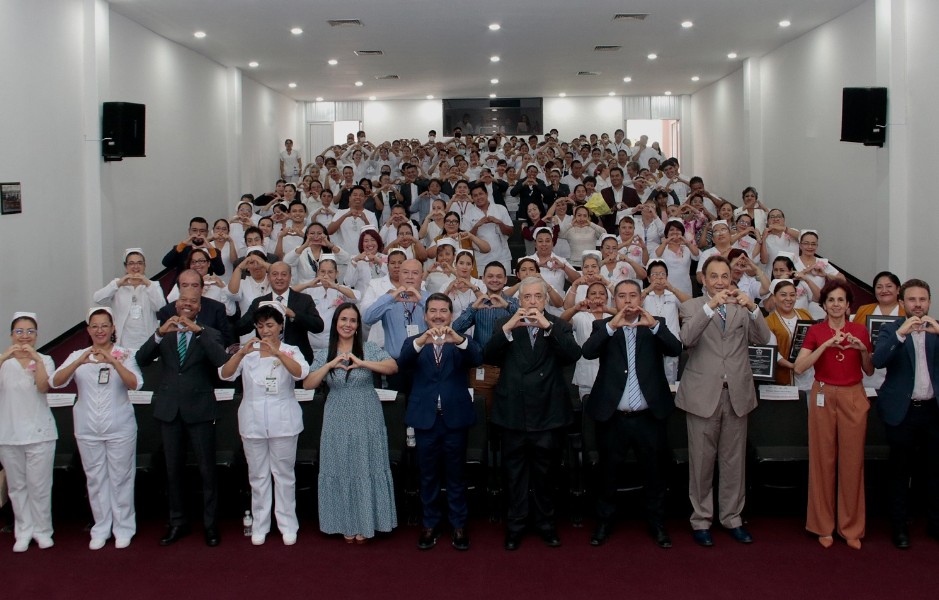 ISSSTEP honra la vocación de enfermeras y enfermeros en Puebla