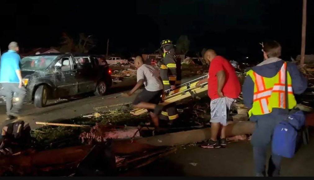 Tornados dejan al menos 21 muertos en Kentucky y Misuri tras fuerte tormenta
