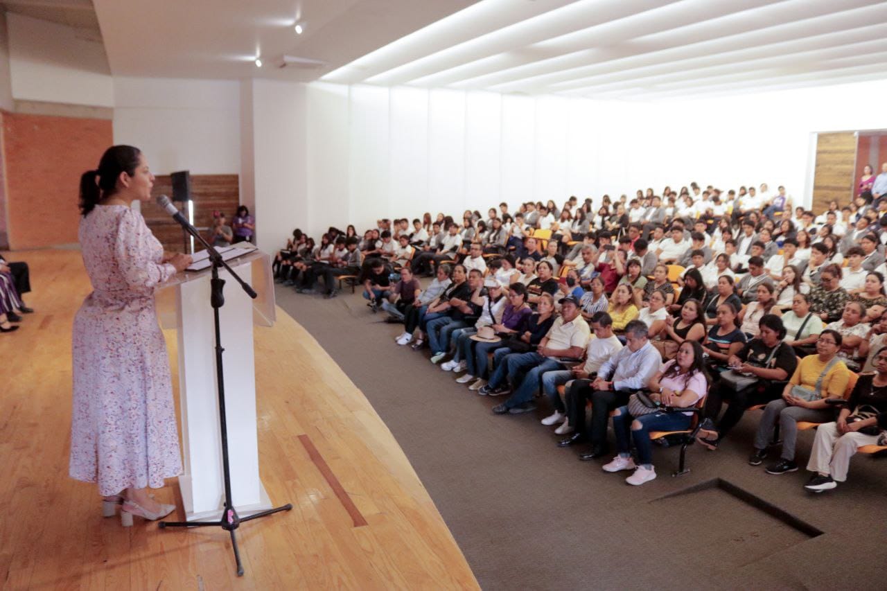 Impulsa Lupita Cuautle entornos escolares seguros para niñas y mujeres