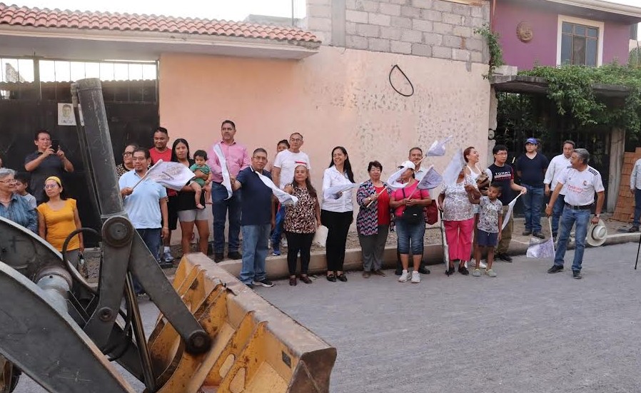 Arrancan obras de pavimentación en Lomas de Temaxcalapa