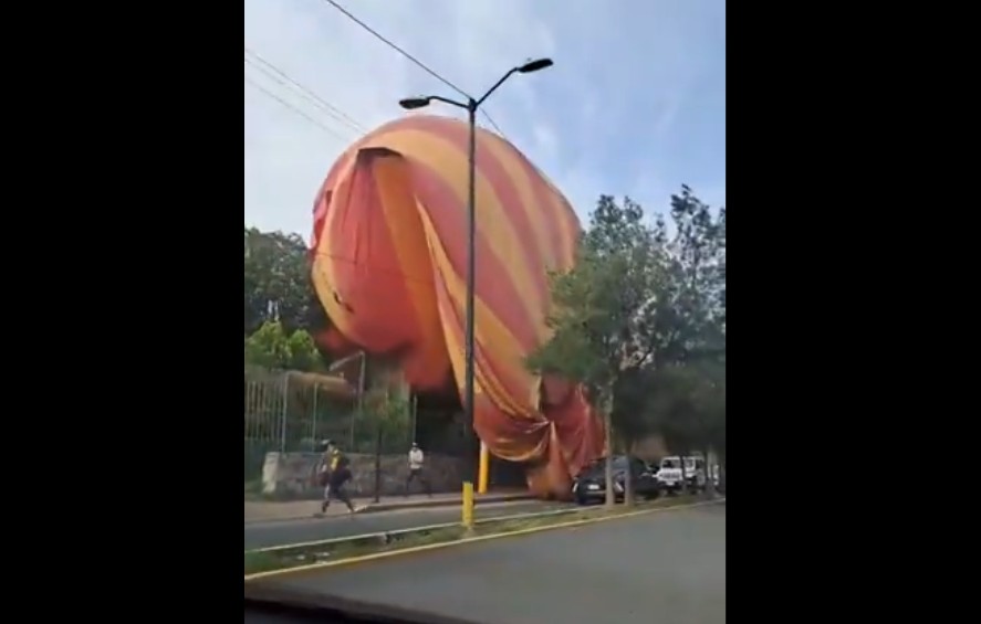 Desplome de globo aerostático en Teotihuacán causa alarma