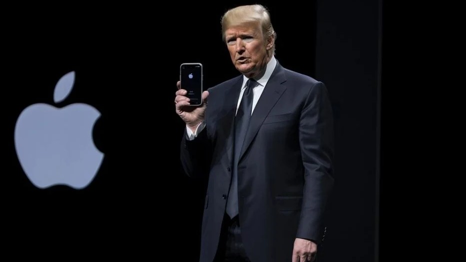 Trump presiona a Apple para fabricar iPhones en EE. UU.
