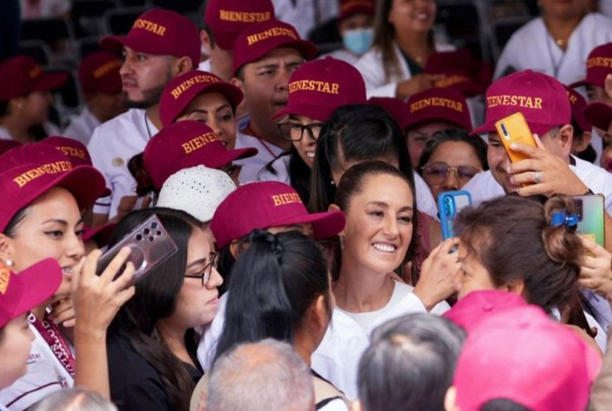 Sheinbaum destaca el papel del personal médico como rostro del gobierno